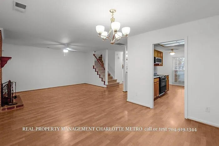 9451 Kings Falls Dr — Photo 17