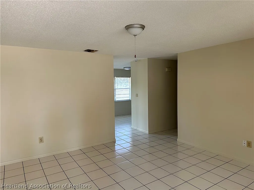 2 bed, 2.0 bath, 1069 sqft, $1,200 — Photo 3