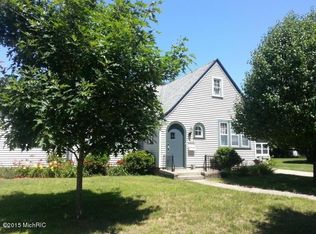 1216 W Summit Ave, Muskegon, MI 49441