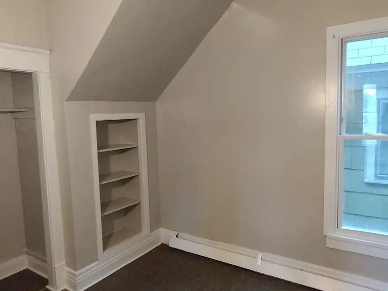 2128 Genesee St — Photo 30