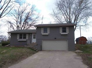 1008 N Angus Ct, Maquoketa, IA 52060
