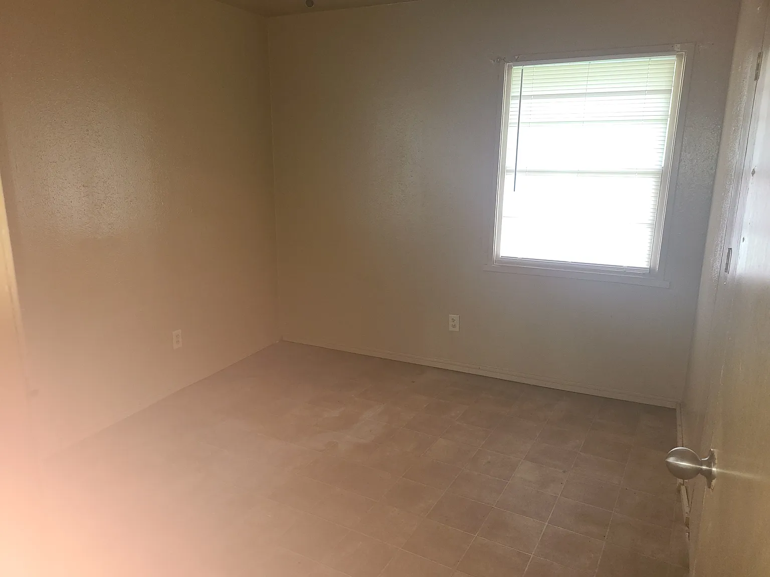 3 bed, 1106 sqft, $800 — Photo 3