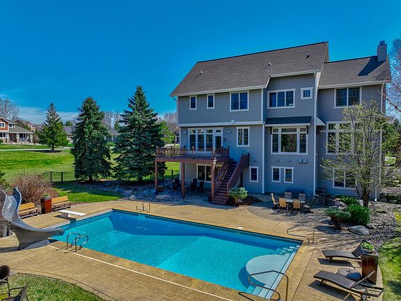2nd image of 2637 Cottage Grove Pl