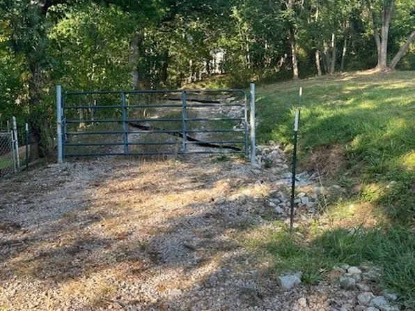 0 Wade Dr, Charleston, WV 25313