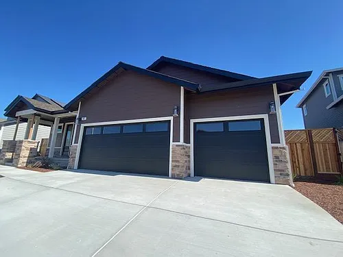 687 Jean Marie Dr Photo 1