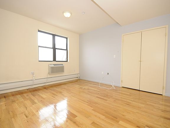 3rd image of 2814 31st St APT 601