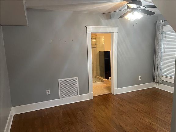 Master Bedroom - 1st floor