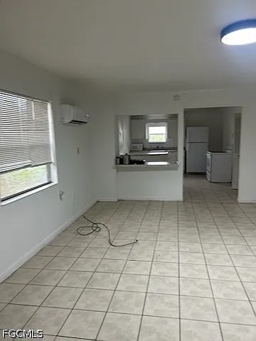 1 bed, 1.0 bath, 926 sqft, $1,400 — Photo 2
