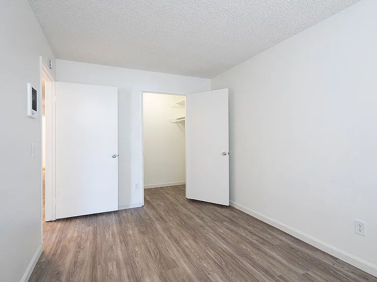 Calla Ave Apartments — Photo 7