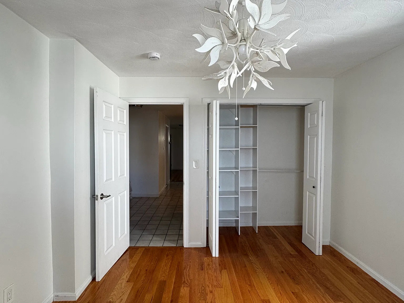 4 bed, 1226 sqft, $4,200 — Photo 2
