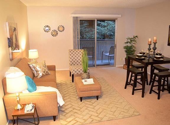 5th image of 401 Piccadilly Pl APT 12