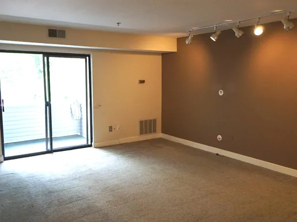 921 Governor Cir, Wilmington, DE 19809