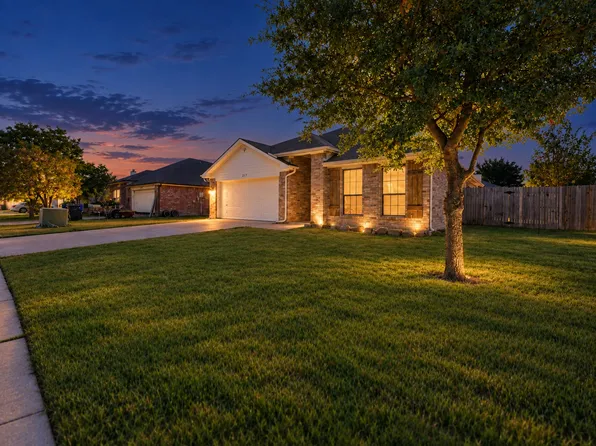 217 Windsor Dr, Forney, TX 75126