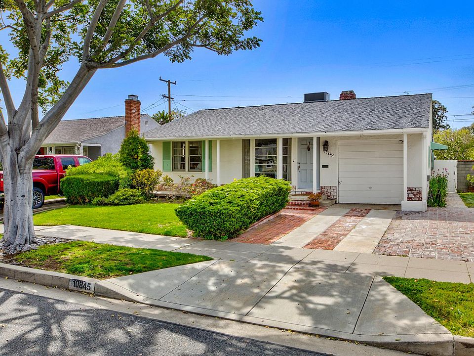 1st image of 10845 Pickford Way
