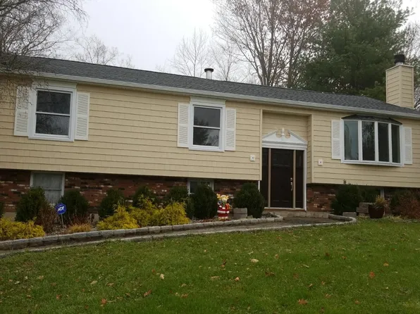 3362 Quinlan St, Yorktown Heights, NY 10598