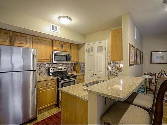 4th image of 445 W 9th St APT 103