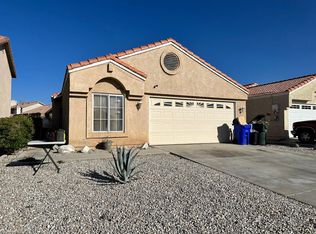 13401 Fox Run Rd, Victorville, CA 92392