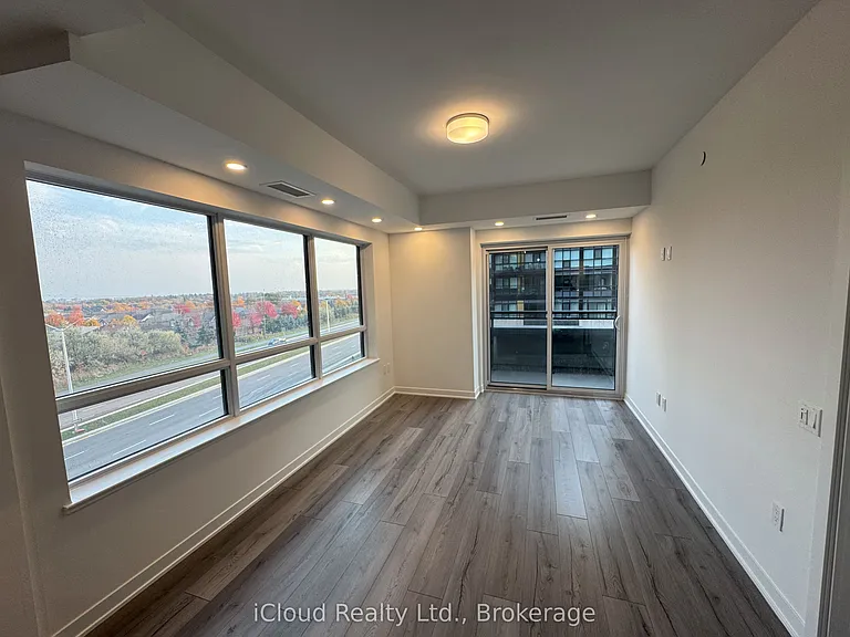 395 Dundas St W #417 — Photo 3