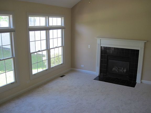 3rd image of 975 Highland Ave
