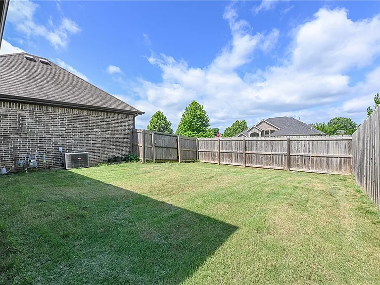 5824 W Persimmon St — Photo 19