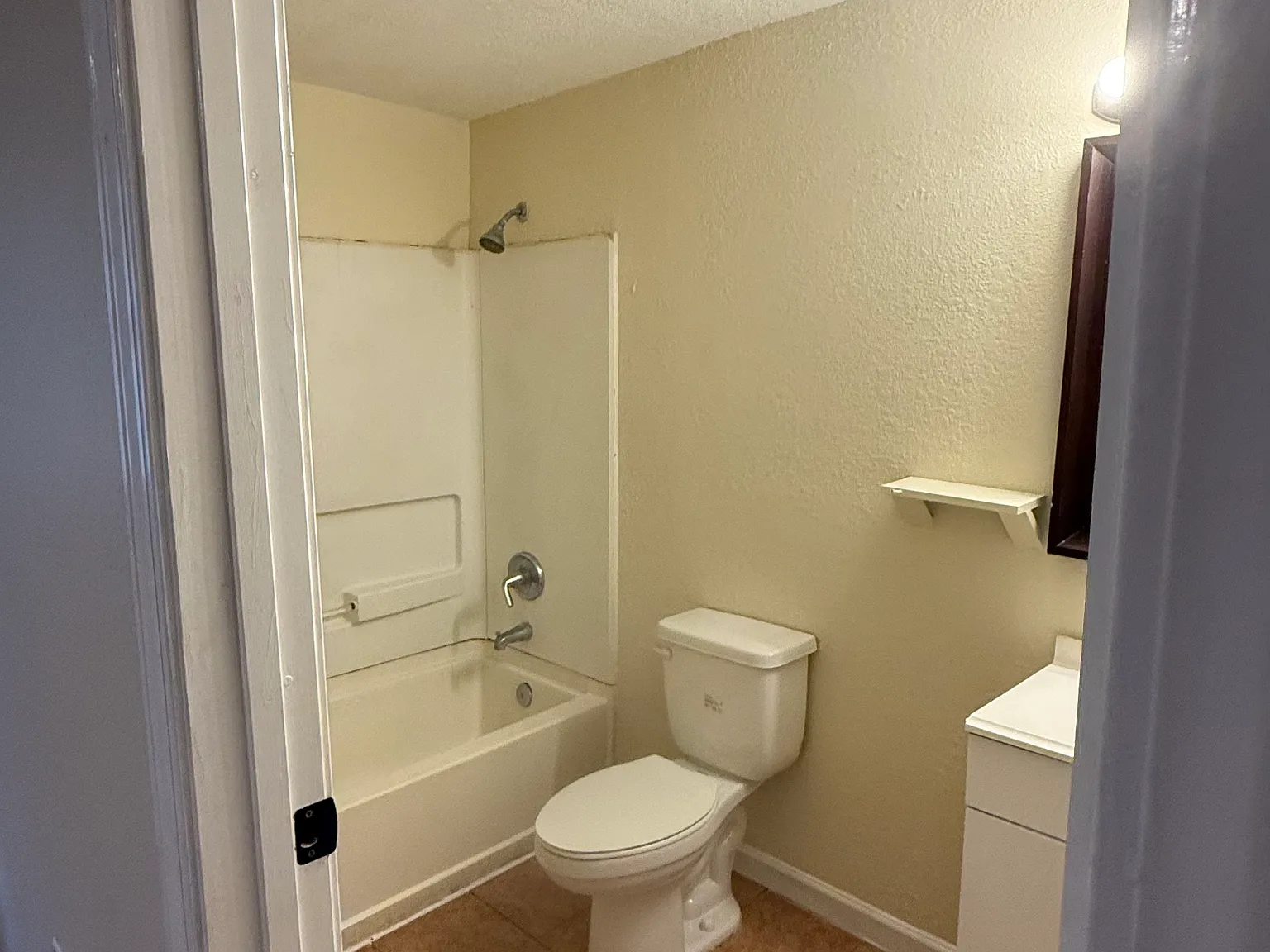 3 bed, 952 sqft, $1,500 — Photo 4