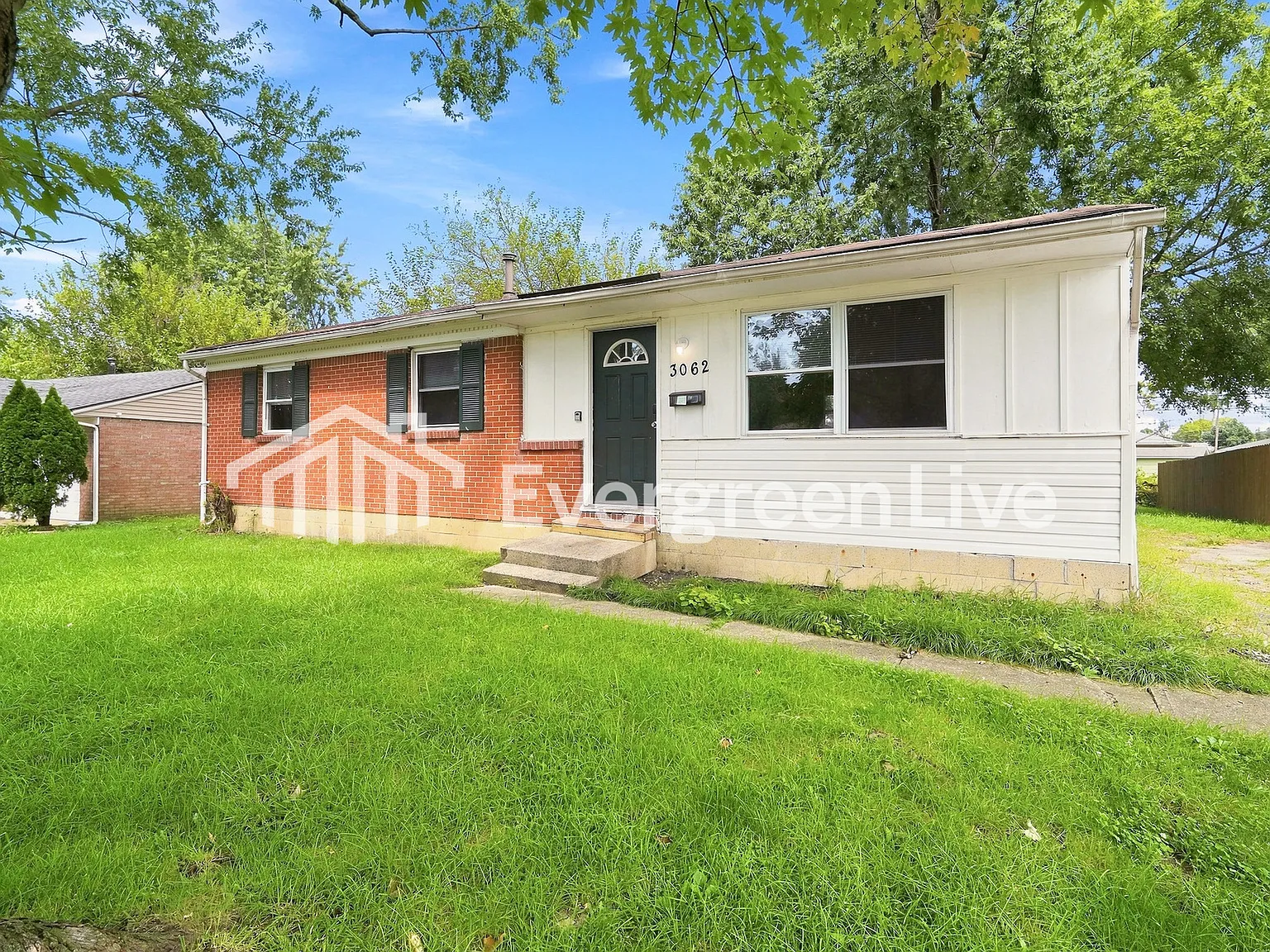 3 bed, 2.0 bath, 1083 sqft, $1,595 — Photo 2
