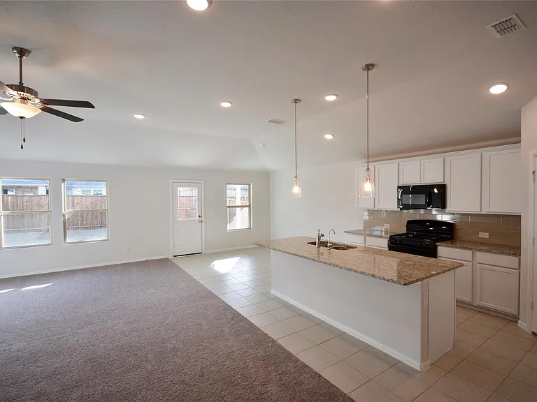 6122 Heron Dr — Photo 2