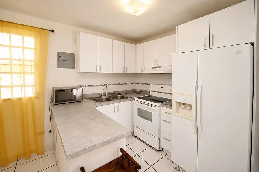 3 bed, 1.0 bath, 1110 sqft, $1,300 — Photo 4