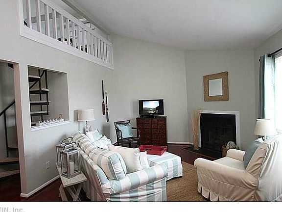 5th image of 3235 Page Ave APT 10