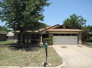 3925 Hemlock St, Fort Worth, TX 76137