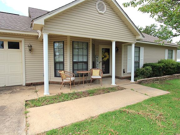 3rd image of 1205 Opal Cir