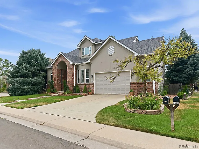 2530 Westward Dr — Photo 2