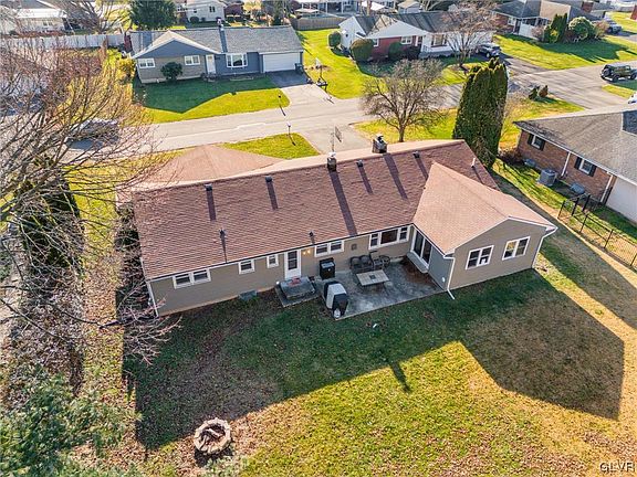 3rd image of 4435 Bayard St
