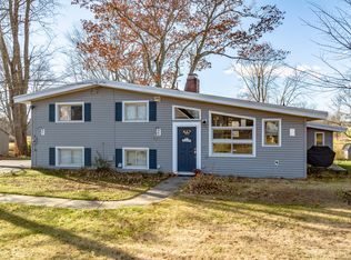1071 North St, Suffield, CT 06078