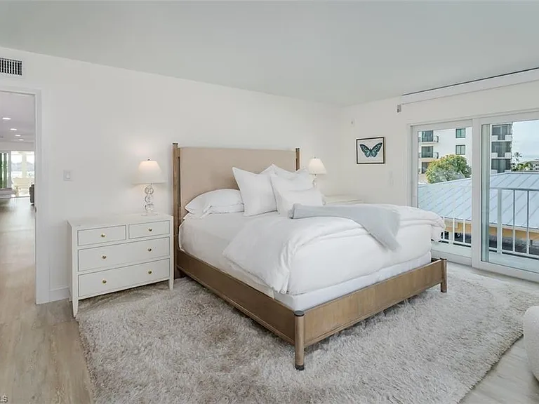 3450 Gulf Shore Blvd N #210 — Photo 16