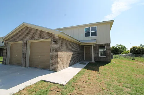 105 N Love Ave #B Photo 1