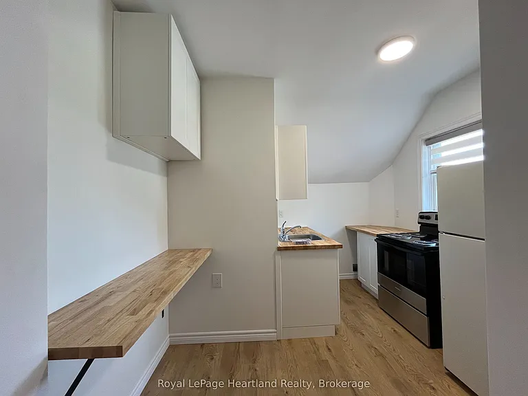 130A South St S — Photo 3