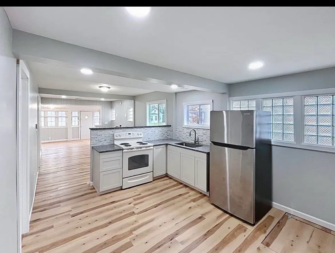 2 bed, 800 sqft, $1,475 — Photo 3