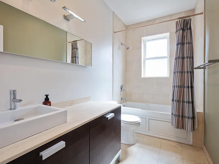 1655 N Fairfield Ave #301 — Photo 10