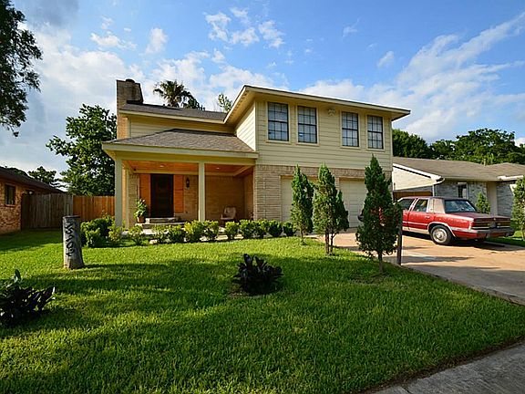 2nd image of 15702 Wildwood Lake Dr
