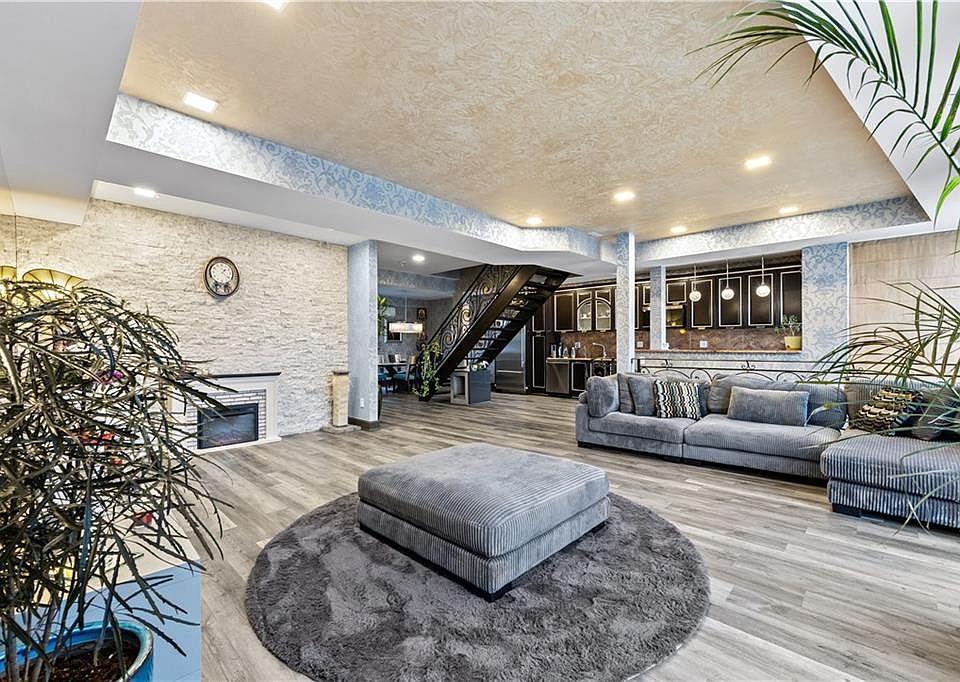 1st image of 3126 Emmons Ave #Penthouse 1