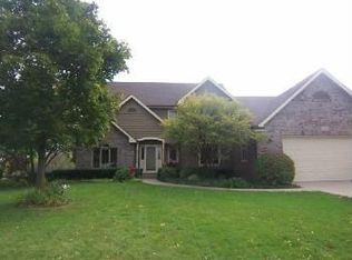 739 Queens Gate Cir, Sugar Grove, IL 60554