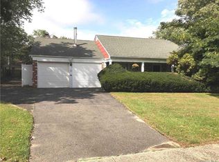 22 Tinder Ln, Lake Grove, NY 11755