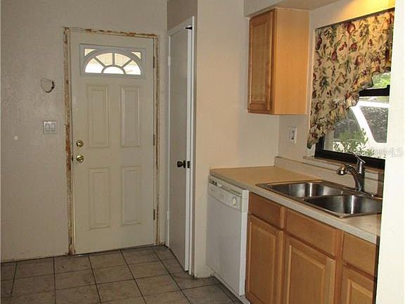 3rd image of 2423 Hope Ave