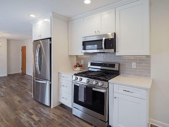 2nd image of 834 Westfall Ave