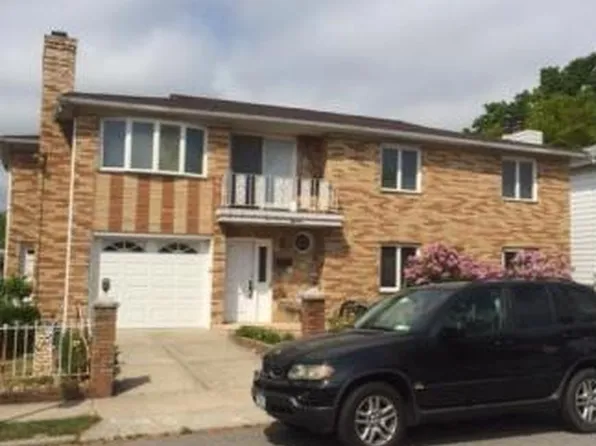118 Pouch Ter, Staten Island, NY 10305