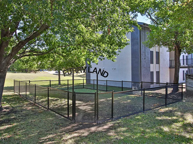 Parks on Taylor Apartment Homes — Photo 17