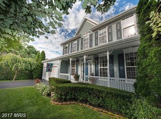 17290 Arrowood Pl, Round Hill, VA 20141