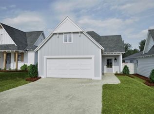 121 Woodland Cir, Opelika, AL 36801