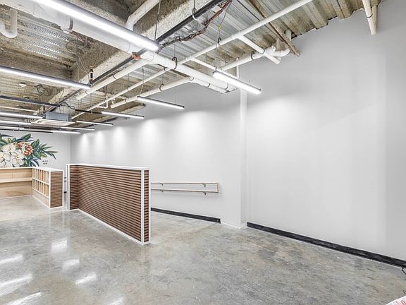 3rd image of 400 W Broadway #408